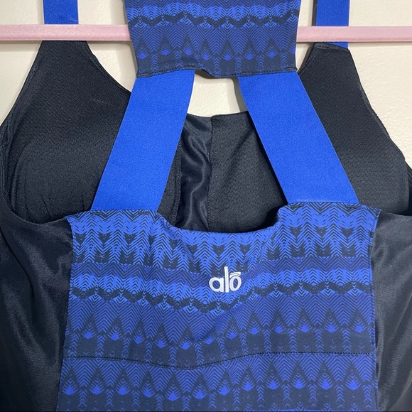 Alo work out tank - Picture 3 of 5
